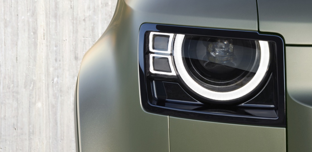 2020-Land-Rover-Defender-90-Headlight.jpg