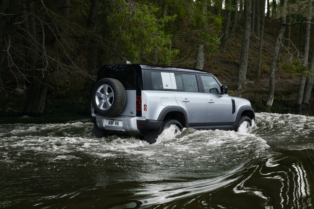 2020-Land-Rover-Defender-Water-Deep.jpg