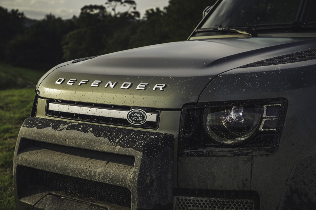 2020-Land-Rover-Defender-90-Front-Grille.jpg
